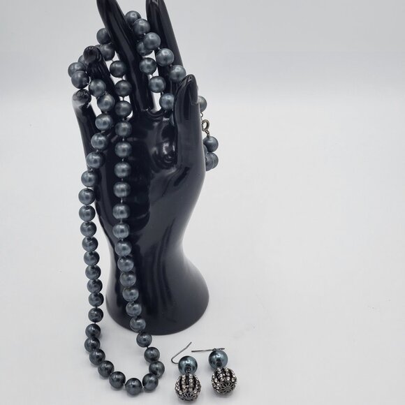 Faux Grey Pearl Necklace AND Statement Earring Costume Jewelry Set - Picture 3 of 7